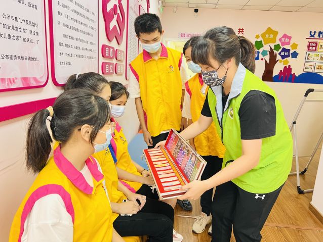 三鄉(xiāng)鎮(zhèn)開展“護(hù)航成長(zhǎng)，青春拒‘毒’行”宣傳活動(dòng)圖片1.JPG