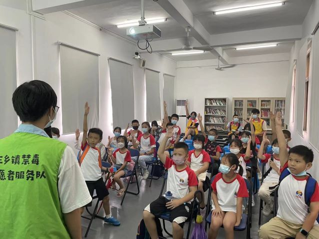 三鄉(xiāng)鎮(zhèn)開(kāi)展“無(wú)毒暑期，健康同行”禁毒宣傳活動(dòng)圖片4.jpg